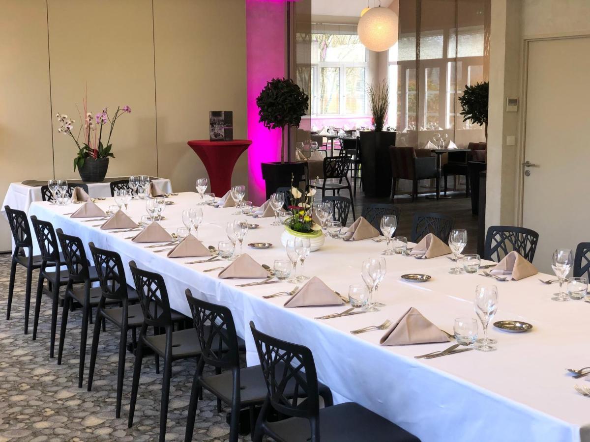 Hotel Restaurant Du Parc Saumur Logis Elegance Exterior photo