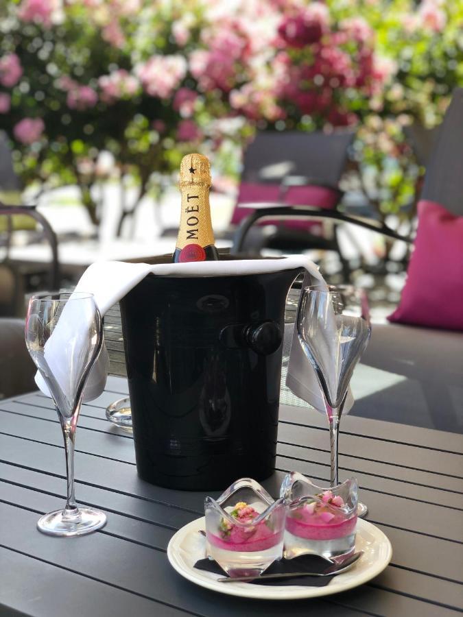 Hotel Restaurant Du Parc Saumur Logis Elegance Exterior photo